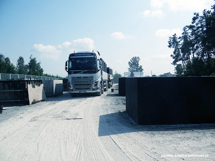 Transport szamb betonowych  w Tomaszowie Mazowieckim